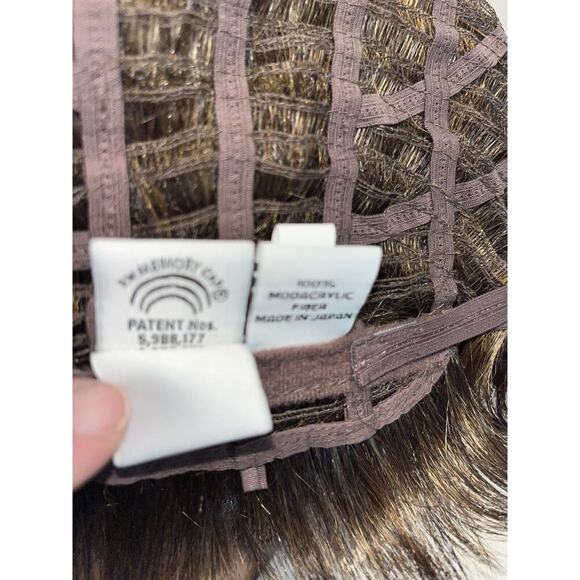 Wig by RAQUEL WELCH Short Layered Mono Top + Lace 25652 - Picture 3 of 12